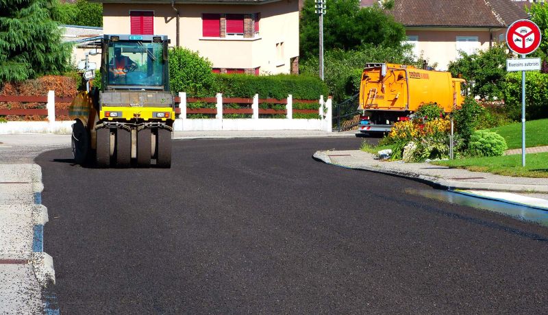 La membrane gravillonn&eacute;e est un enduit superficiel sans refus.